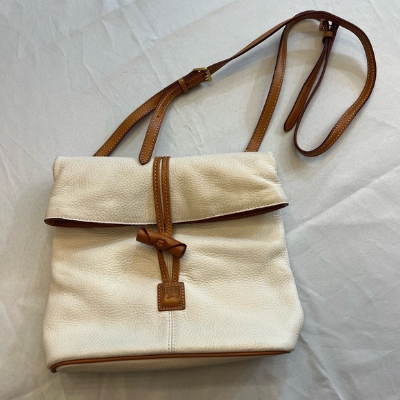 Dooney & Bourke Handbags - DOONEY AND BOURKE Vintage CrossBody Bag, 11” x 12” Fastened.